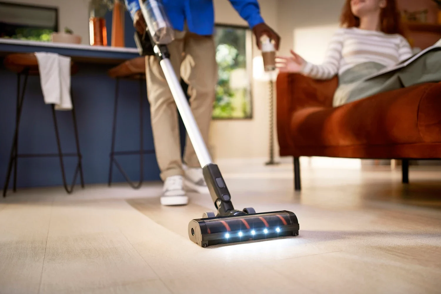 28350_5 Philips Bežični Štapni Usisivač Xc3031/01